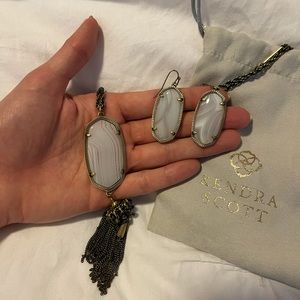 EUC Howlite Kendra Scott necklace and earring set